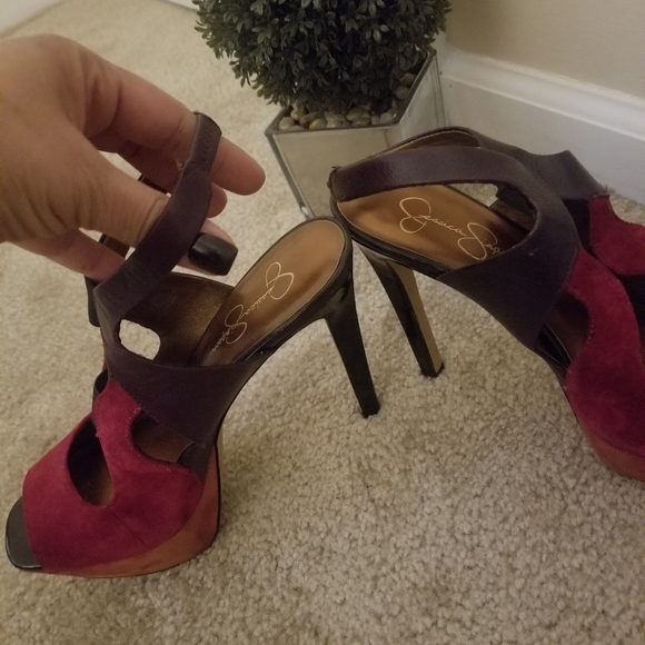 Shoes - Picture 4 of 8